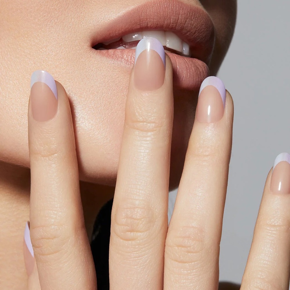 Static Press On Nails BLENDED FRENCH SKY ROUND